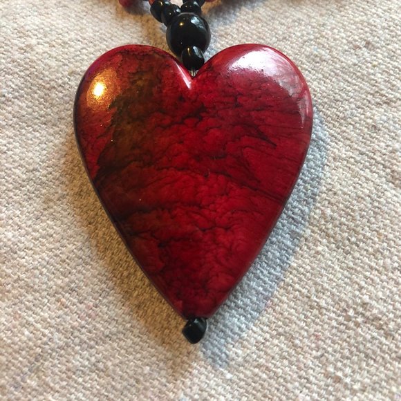 Fun Folk Heart Collier Necklace (with gift box!) - Picture 4 of 6